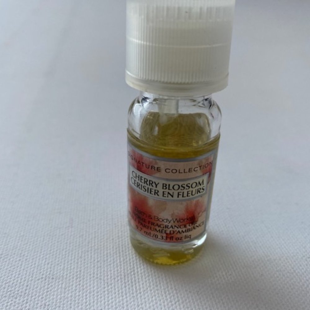 Bath & Body Works Cherry Blossom Home Oil